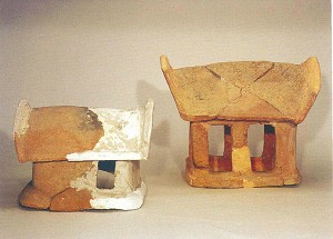 神前古墳出土の家型埴輪