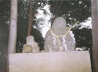 写真　神前神社石仏