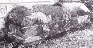 京都府茶臼山古墳の石棺図　阿蘇の溶結凝灰岩